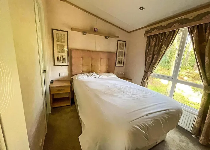 8 Berth Caravan For Hire At Wild Duck Holiday Park In Norfolk Ref 11269Mc
