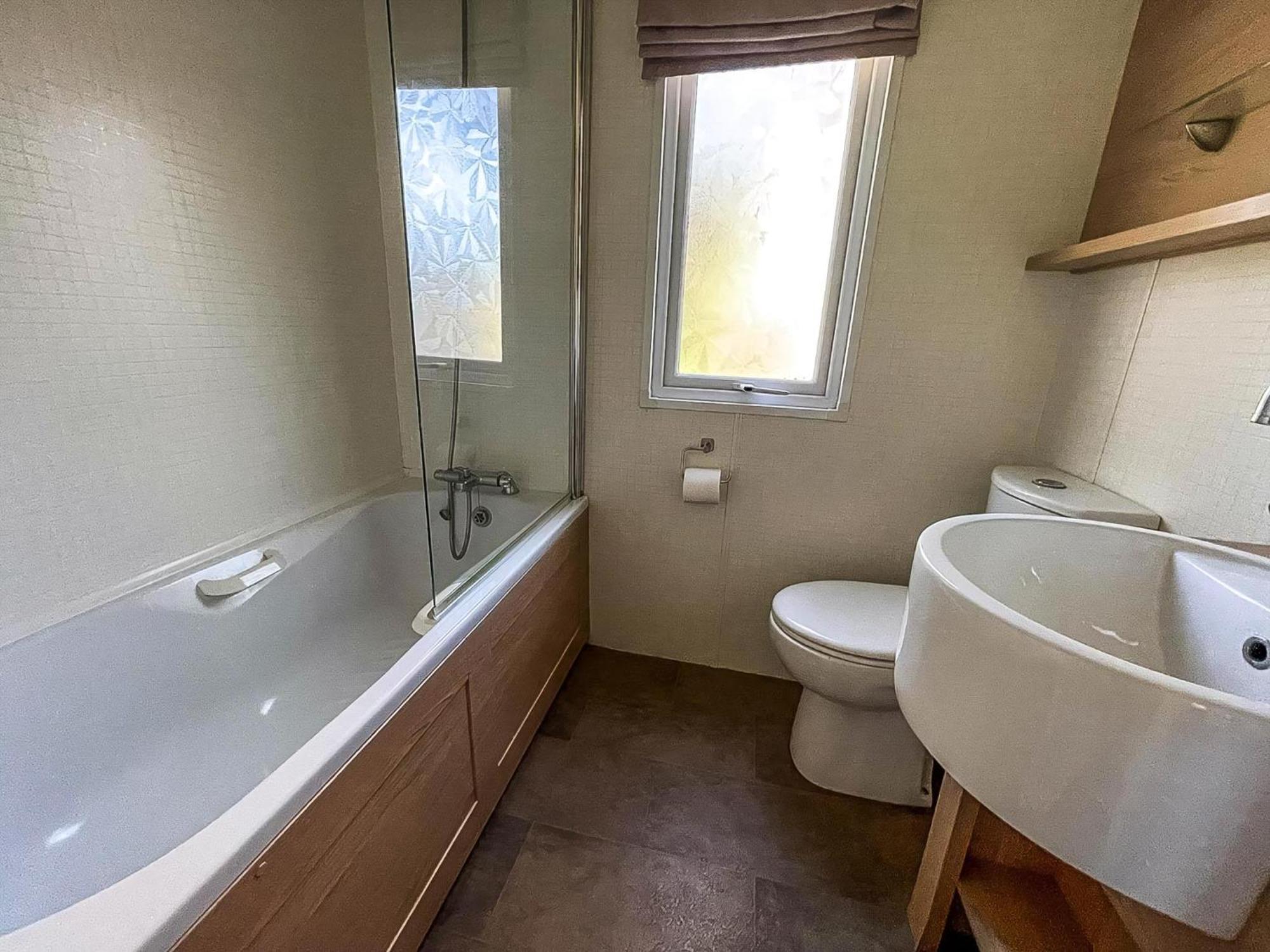 Campsite 8 Berth Caravan For Hire At Wild Duck In Norfolk Ref 11269mc Great Yarmouth