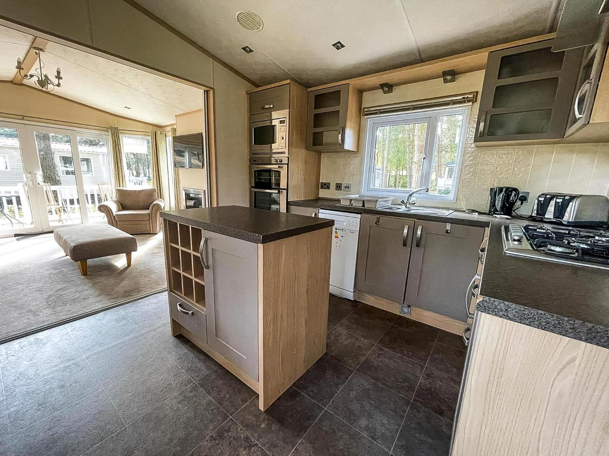 8 Berth Caravan For Hire At Wild Duck In Norfolk Ref 11269mc Campsite *